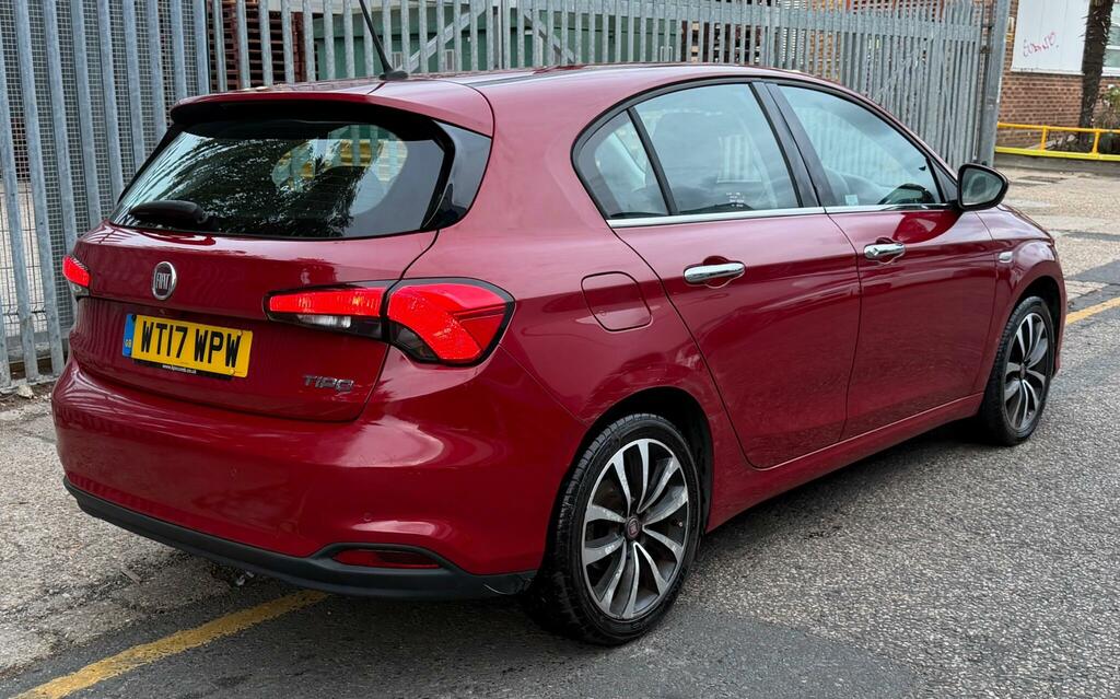 Fiat Tipo 1.4 Mpi Lounge Euro 6 Red #4