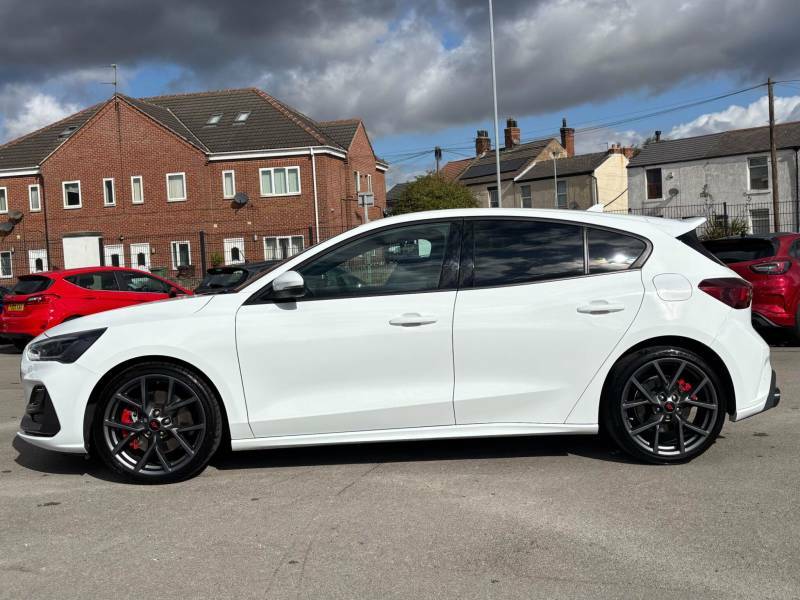 Ford Focus 2.3 Ecoboost St - 2024 24 EJ24UKA White #5