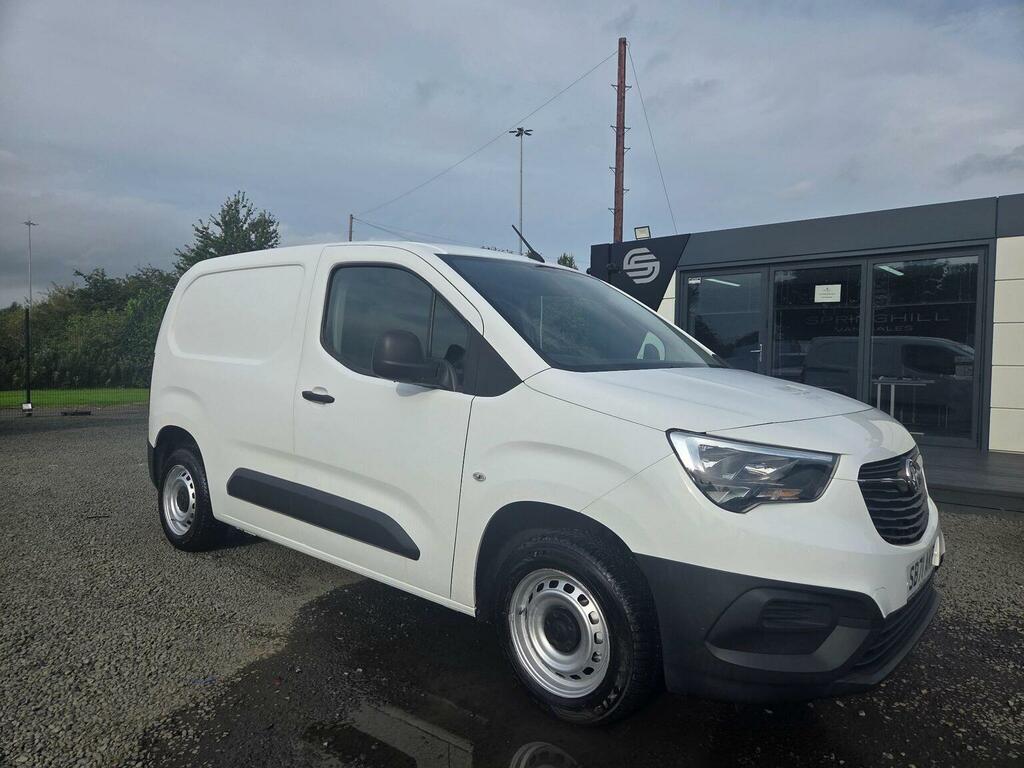 Vauxhall Combo Panel Van 1.5 Turbo D 2000 Dynamic L1 H1 Euro 6 White
