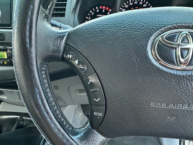 Toyota HILUX D-4d Hl3 Pickup Silver #2