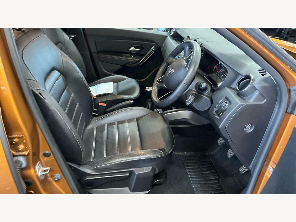 Dacia Duster 1.6 Prestige Sce 115 Bhp Upto 49Mpg, Huge Spec Grey #9