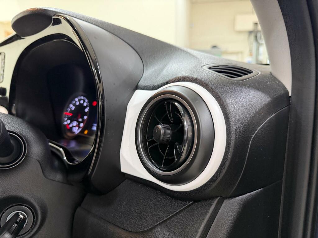 Hyundai I10 Se Connect Black #25