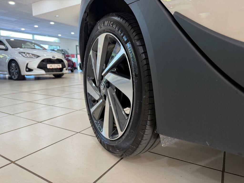 Toyota Aygo X Edge Automatic Green #27