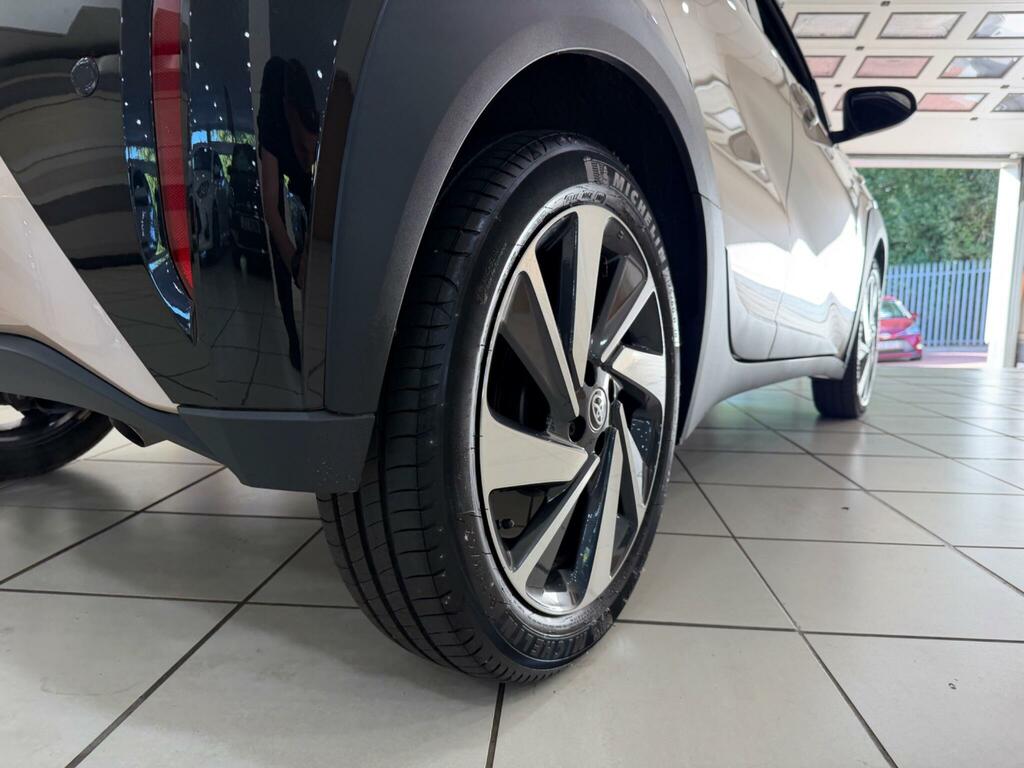 Toyota Aygo X Edge Automatic Green #29