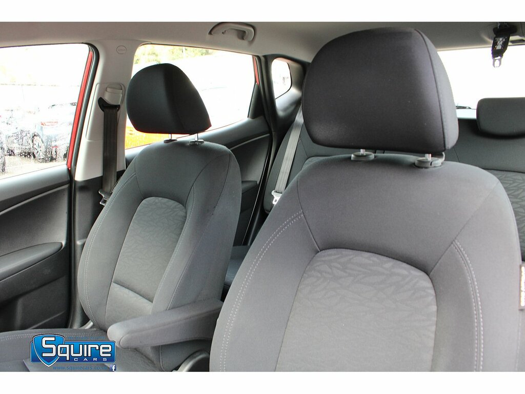 Hyundai Ix20 Hatchback 1.6 Blue #33