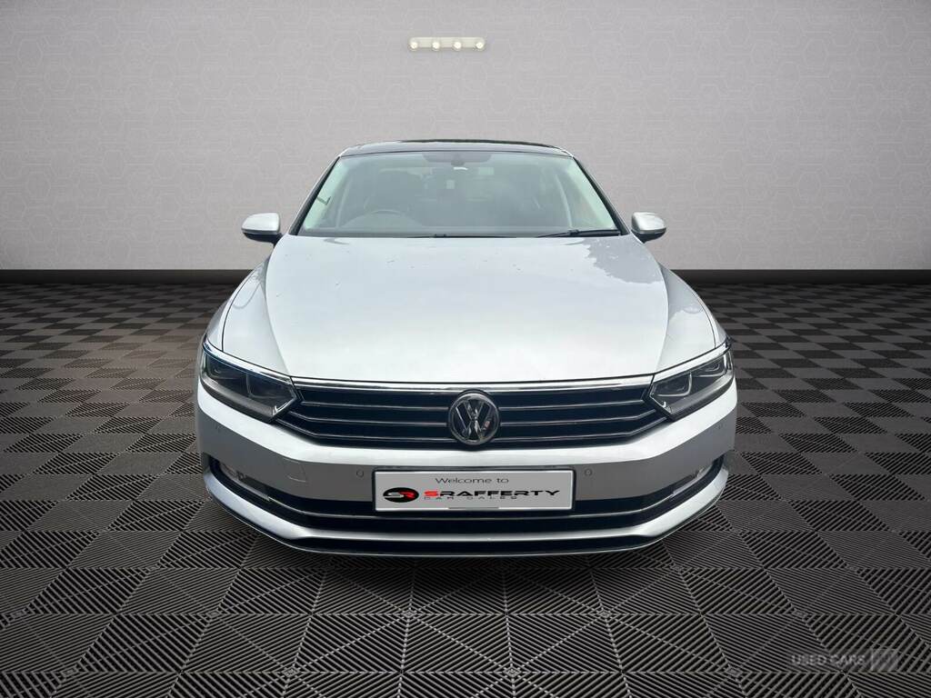 Volkswagen Passat 2.0 Tdi Gt Dsg Panoramic Roof 7 Speed Silver #2