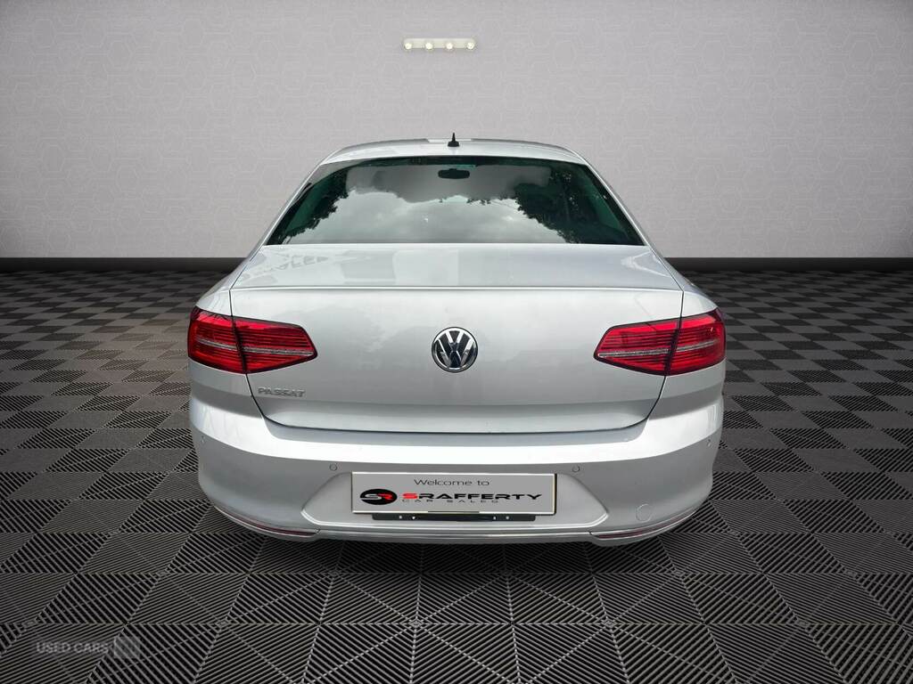 Volkswagen Passat 2.0 Tdi Gt Dsg Panoramic Roof 7 Speed Silver #4