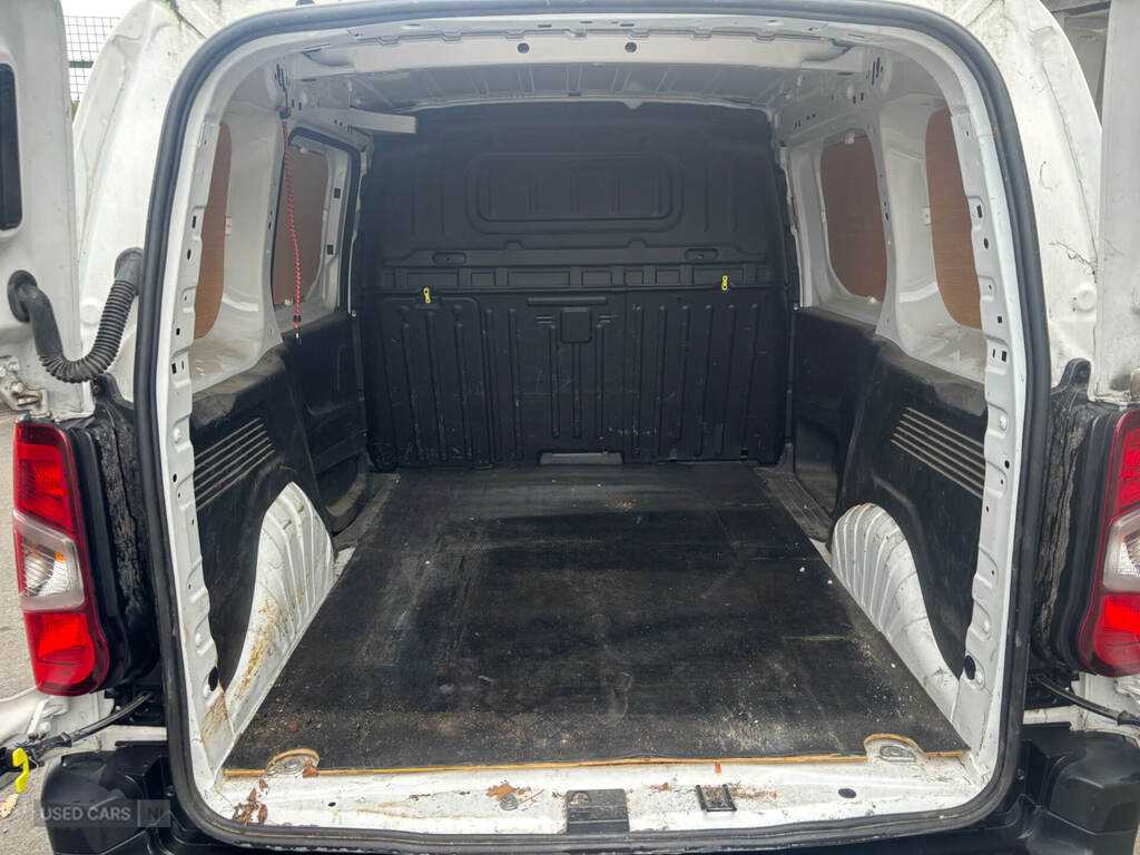 Peugeot Partner 1000 1.5 Bluehdi 100 Professional Prem Van 6 Spd White #4
