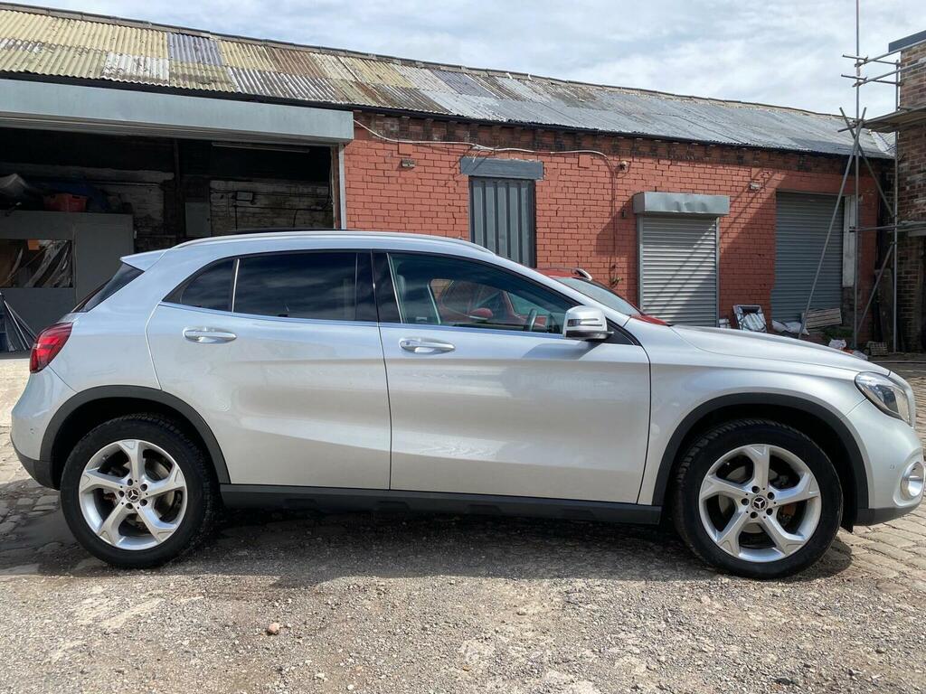 Mercedes-Benz GLA Class 2.1 Gla200d Sport Premium Plus 7G-dct Euro 6 S Silver #2