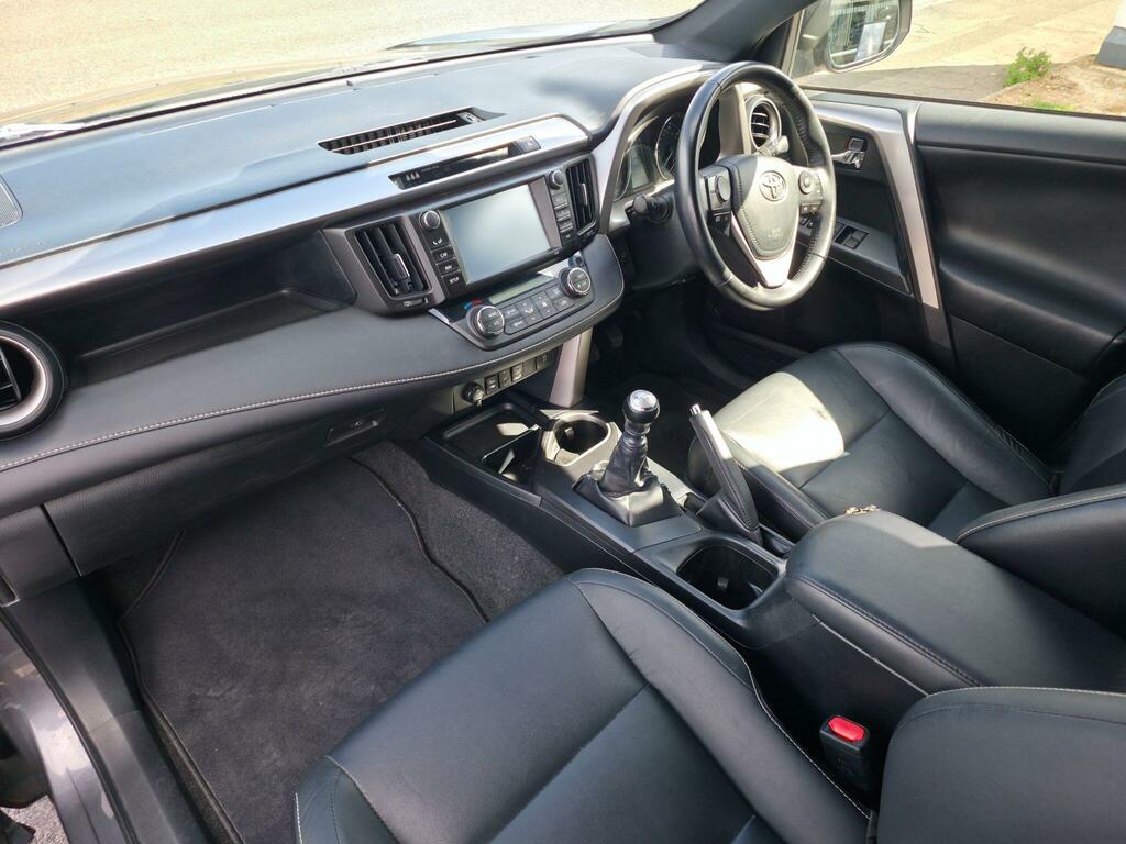 Toyota Rav 4 Excel White #10