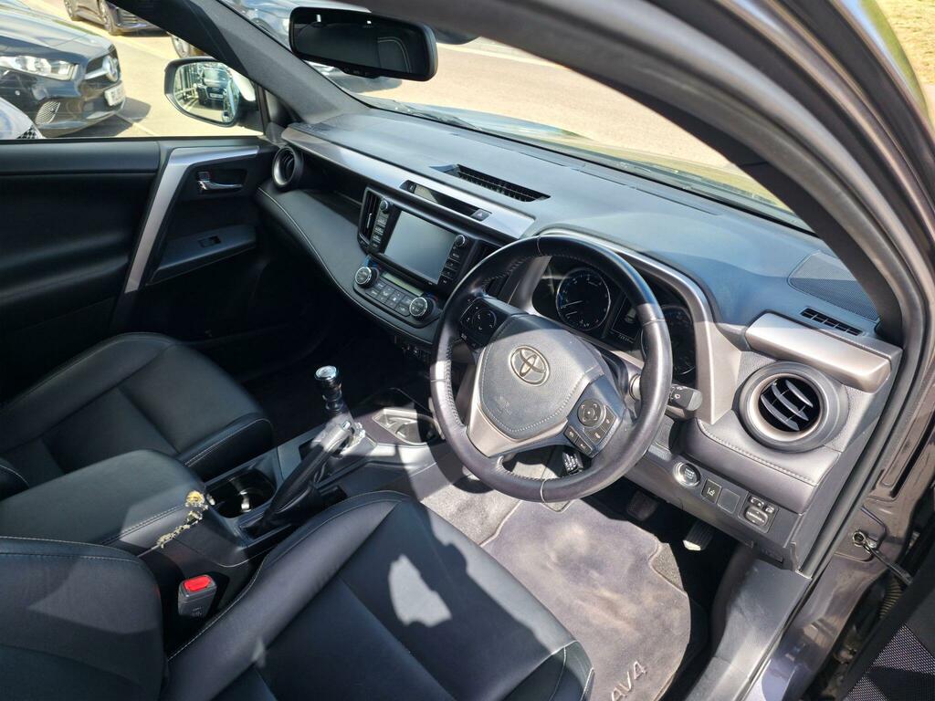 Toyota Rav 4 Excel White #7