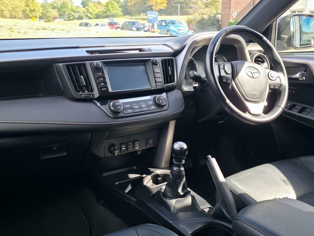Toyota Rav 4 Excel White #11