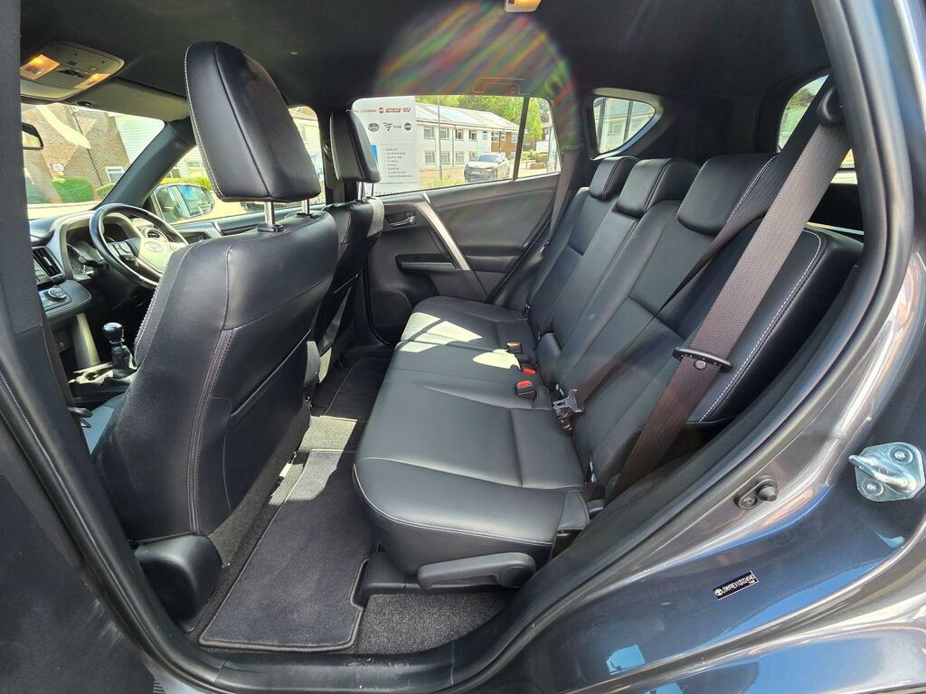 Toyota Rav 4 Excel White #17