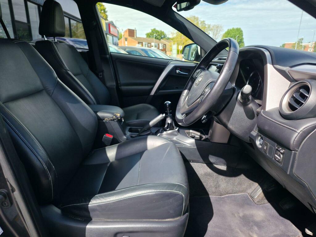 Toyota Rav 4 Excel White #15