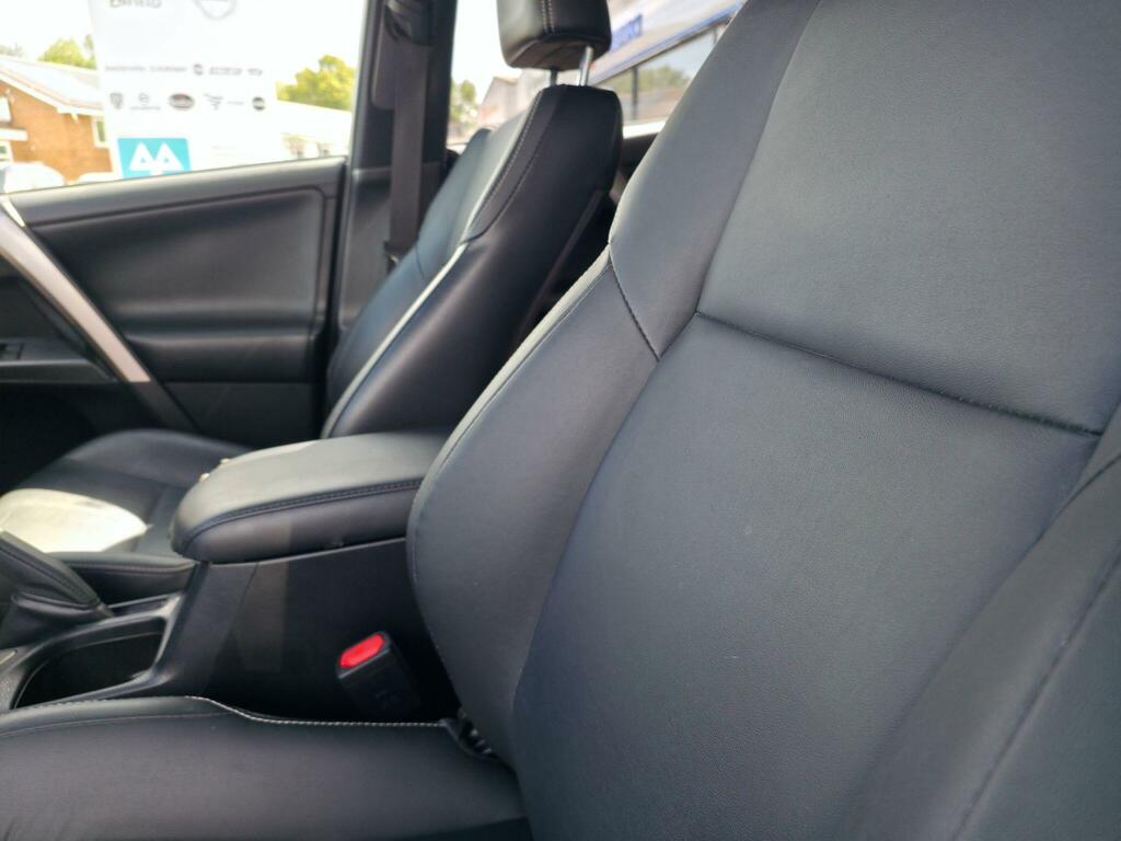 Toyota Rav 4 Excel White #30