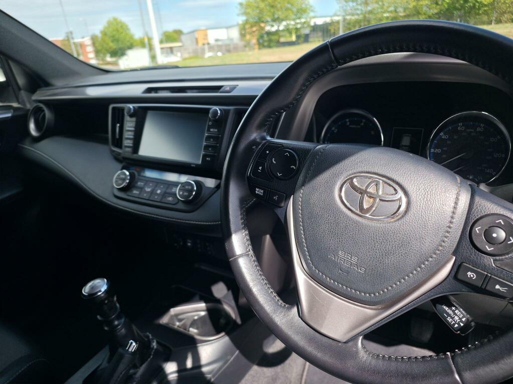 Toyota Rav 4 Excel White #33