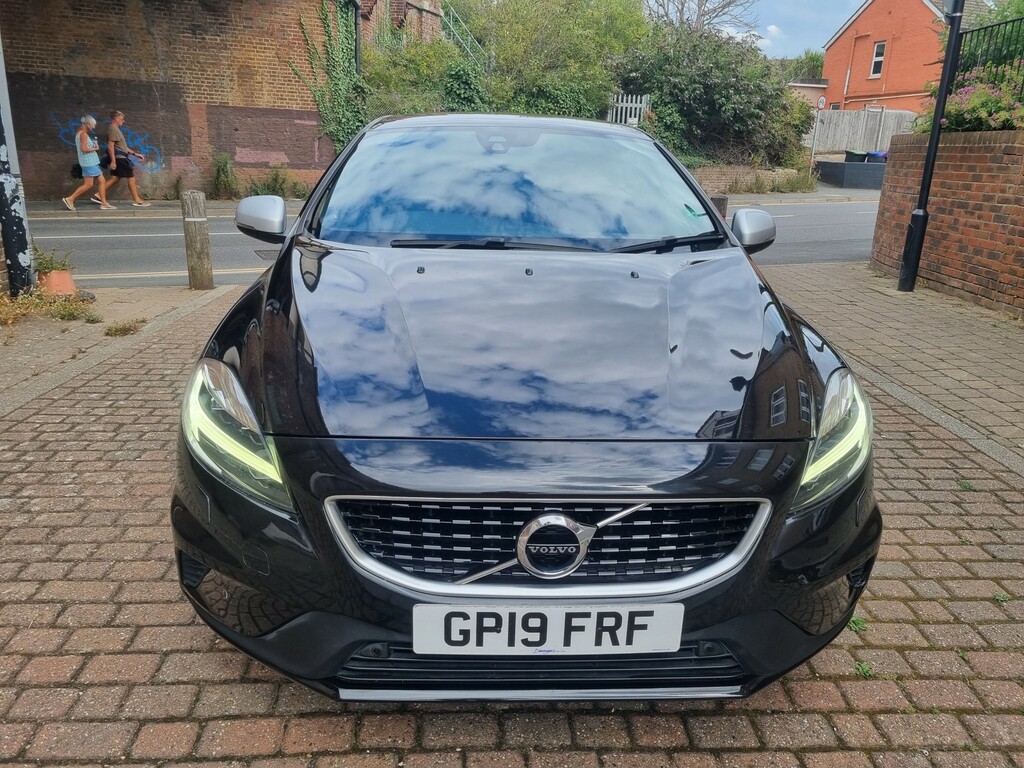 Volvo V40 Hatchback 2.0 R-design Pro T2 2019 GP19FRF Black #2