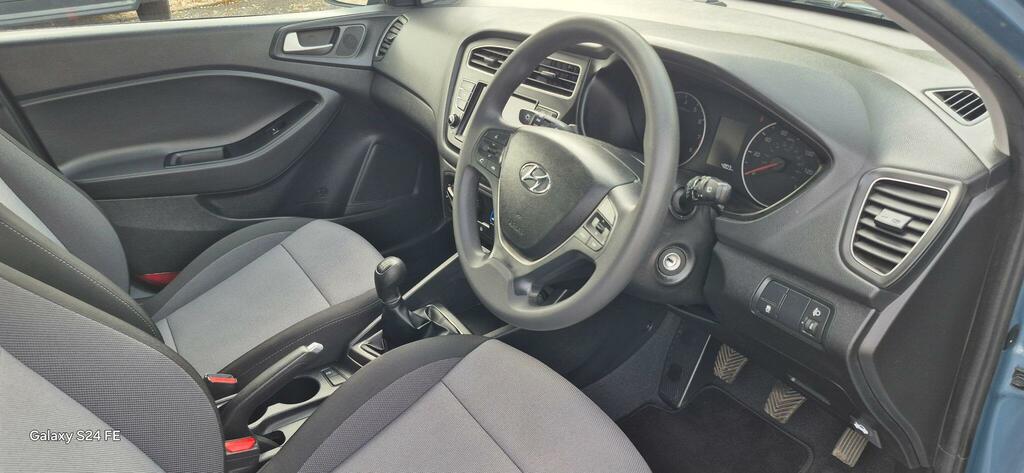 Hyundai I20 Active White #20