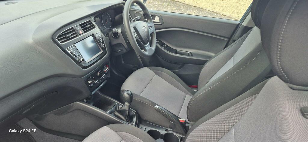 Hyundai I20 Active White #22