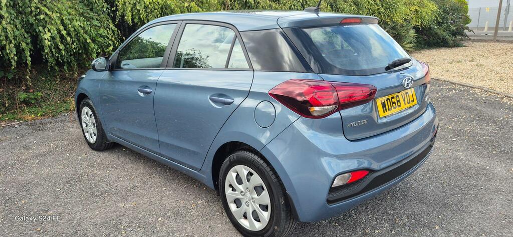 Hyundai I20 Active White #27