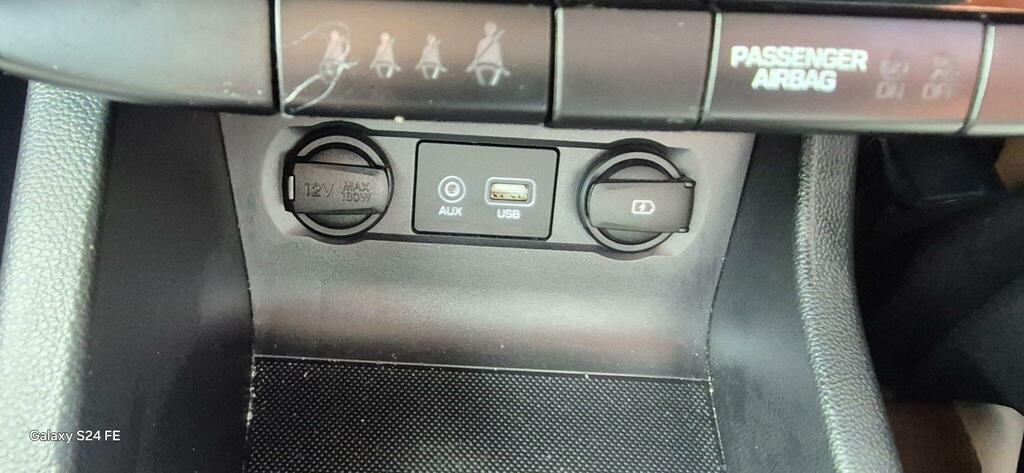 Hyundai I20 Active White #9