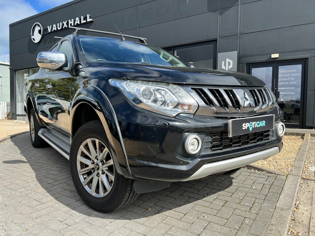 Mitsubishi L200 2.4 Di-d Dc Warrior Pickup Double Cab M Black