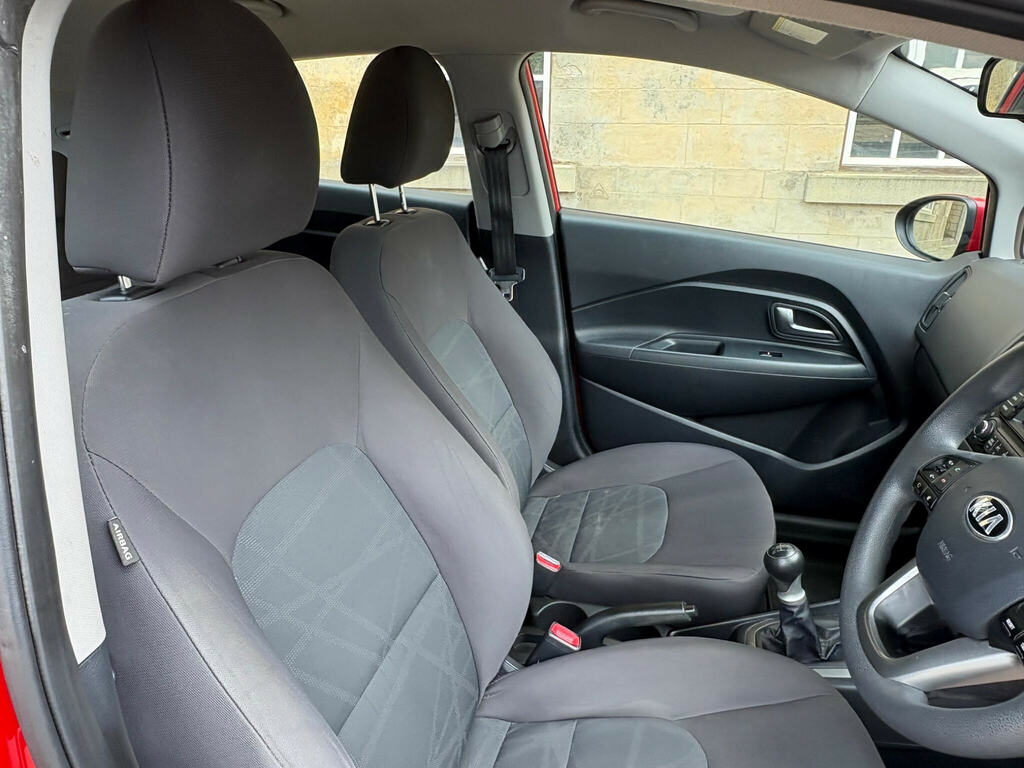 Kia RIO Hatchback Red #25
