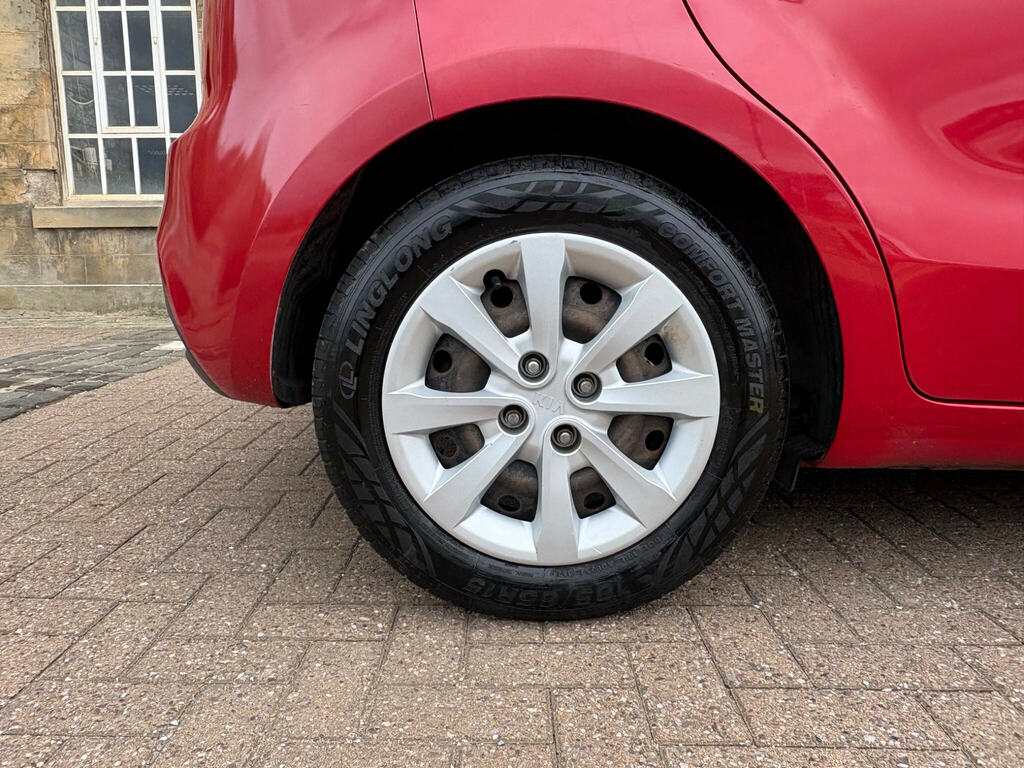 Kia RIO Hatchback Red #20