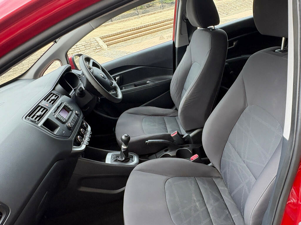 Kia RIO Hatchback Red #28