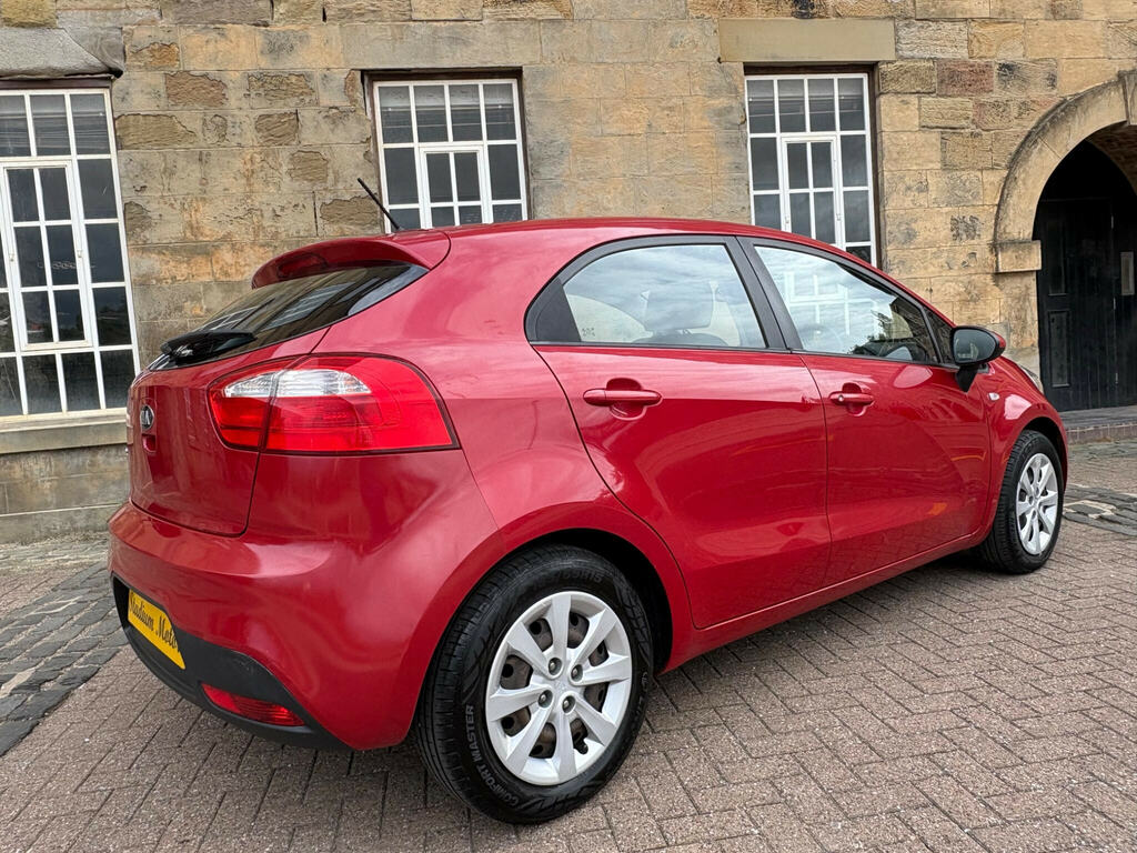Kia RIO Hatchback Red #13