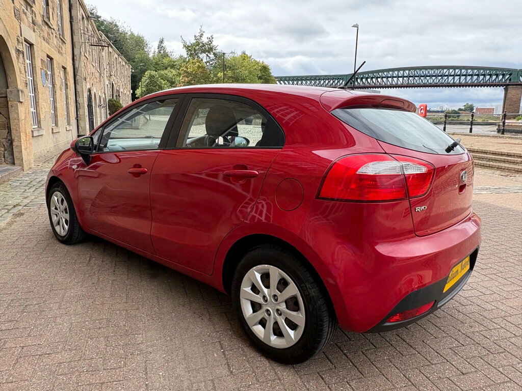 Kia RIO Hatchback Red #19