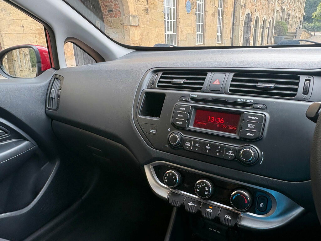 Kia RIO Hatchback Red #23