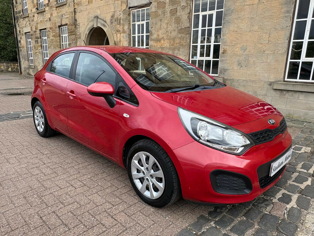 Kia RIO Hatchback Red #7