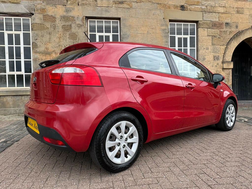 Kia RIO Hatchback Red #15