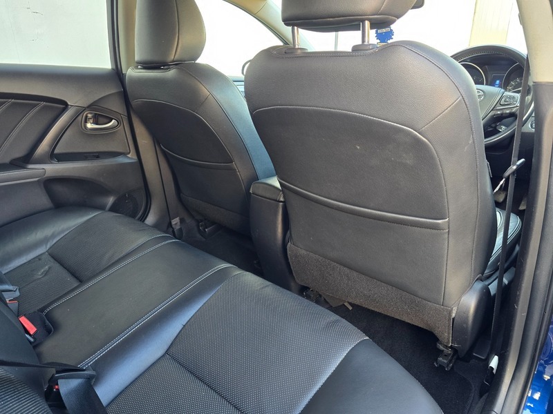 Toyota Avensis Valvematic Active Black #26