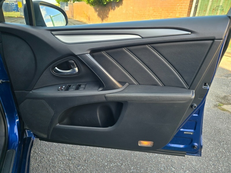 Toyota Avensis Valvematic Active Black #23