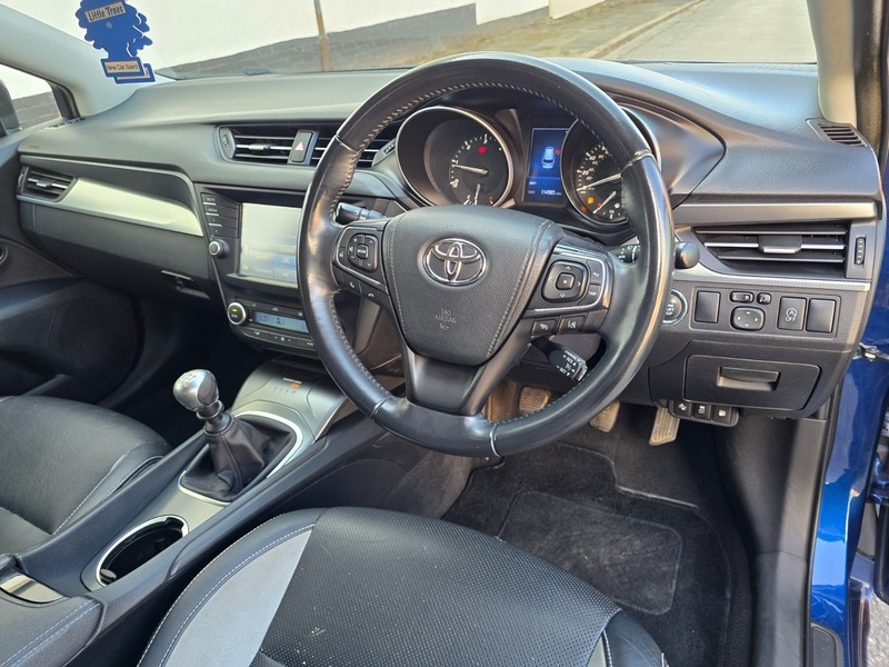 Toyota Avensis Valvematic Active Black #9