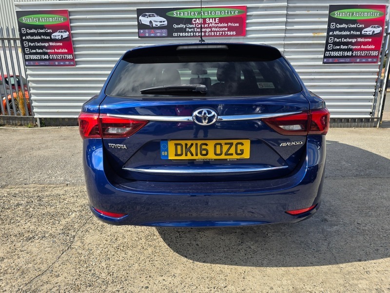 Toyota Avensis Valvematic Active Black #6