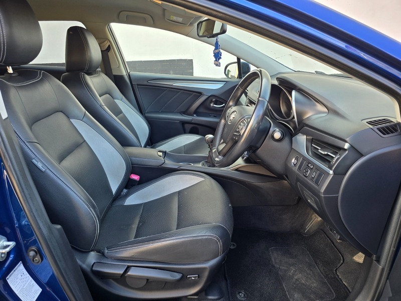 Toyota Avensis Valvematic Active Black #10