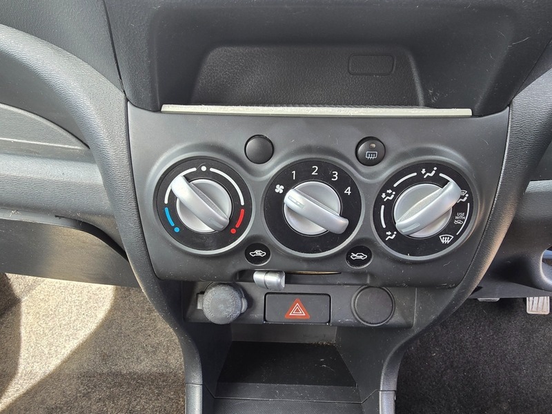 Suzuki Alto  White #13
