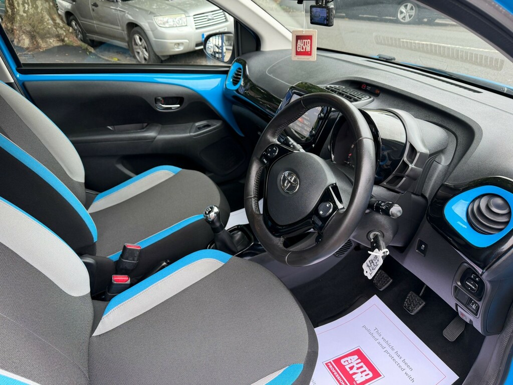 Toyota Aygo 1.0 Vvt-i X-cite Blue #4