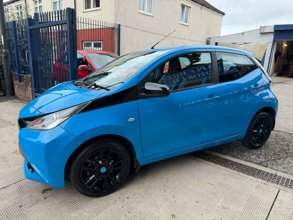 Toyota Aygo 1.0 Vvt-i X-cite Blue #2