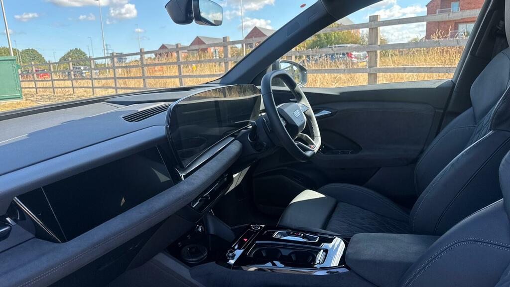 Audi Q6 E-Tron 100Kwh Edition 1 Quattro GN74YEY Blue #2