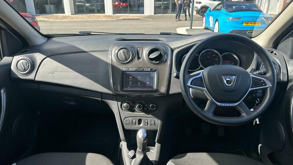 Dacia Sandero Stepway 0.9 Tce Laureate Euro 6 Ss White #4