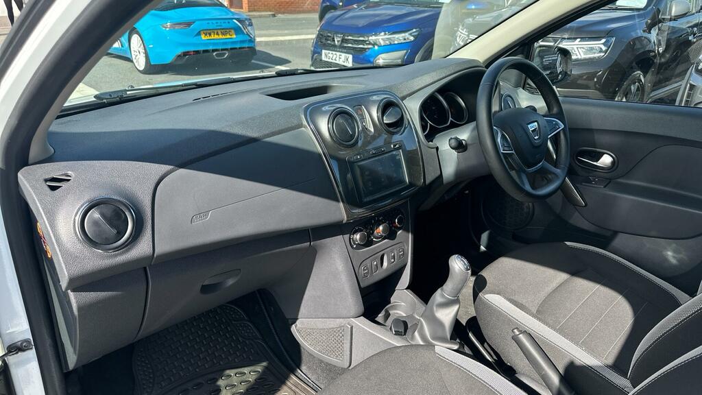 Dacia Sandero Stepway 0.9 Tce Laureate Euro 6 Ss White #2