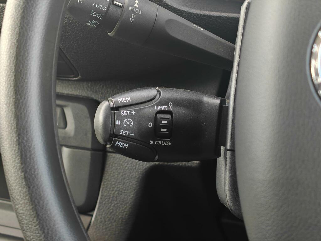 Vauxhall Vivaro Prime Black #11