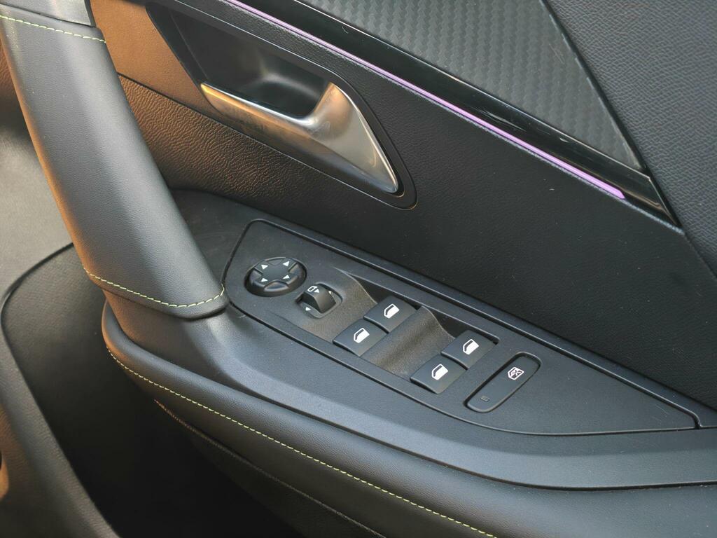 Peugeot e-2008 50Kwh Gt Grey #36