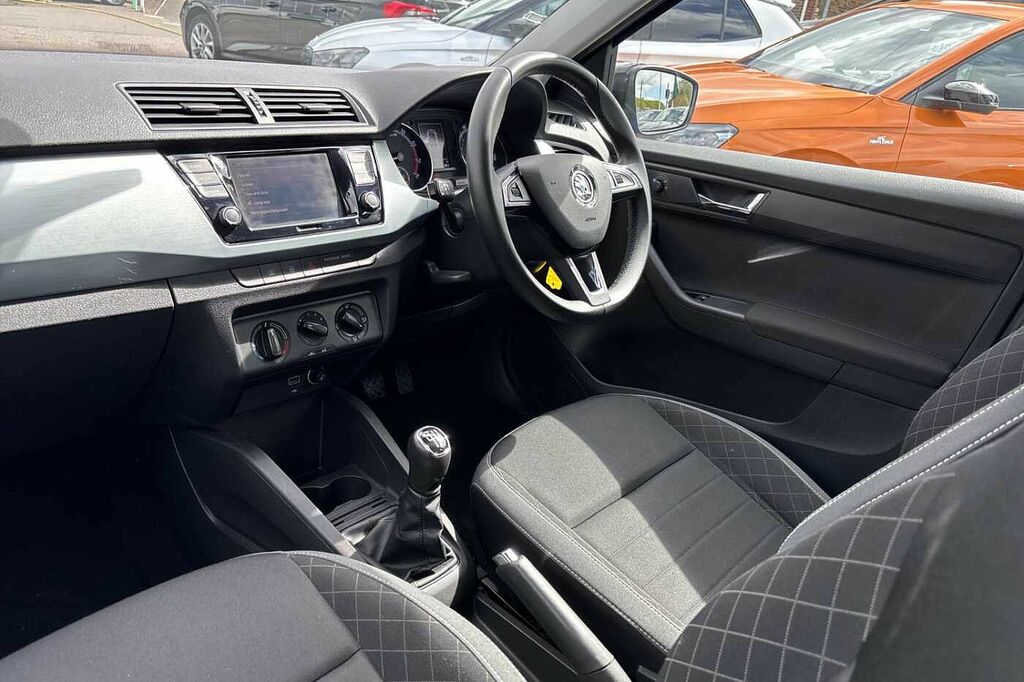 Skoda Fabia 1.0 Tsi Colour Edition Black #2