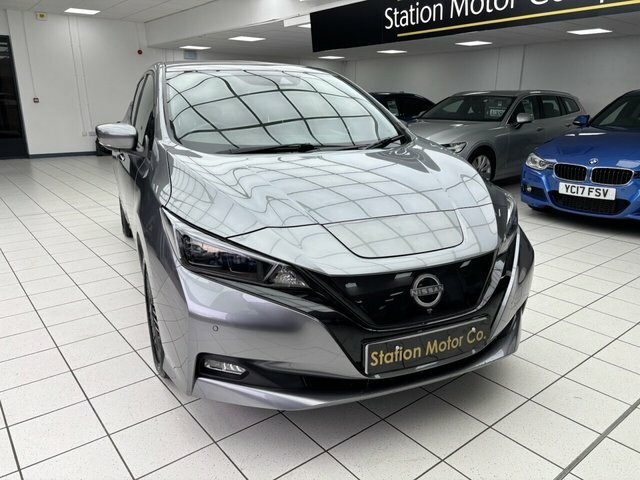 Nissan Leaf Tekna Hatchback Grey #3
