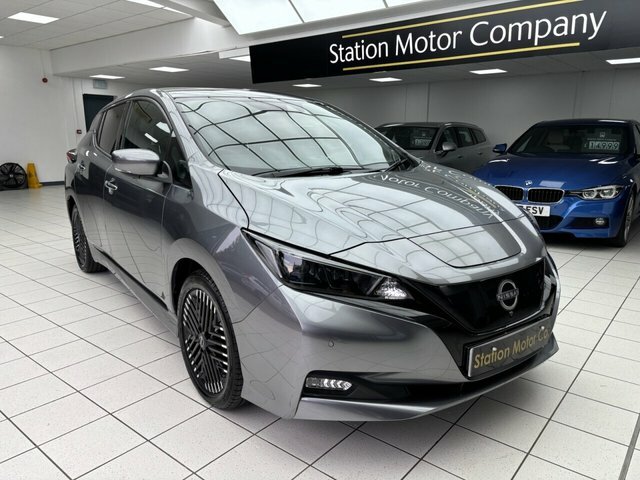 Nissan Leaf Tekna Hatchback Grey #2